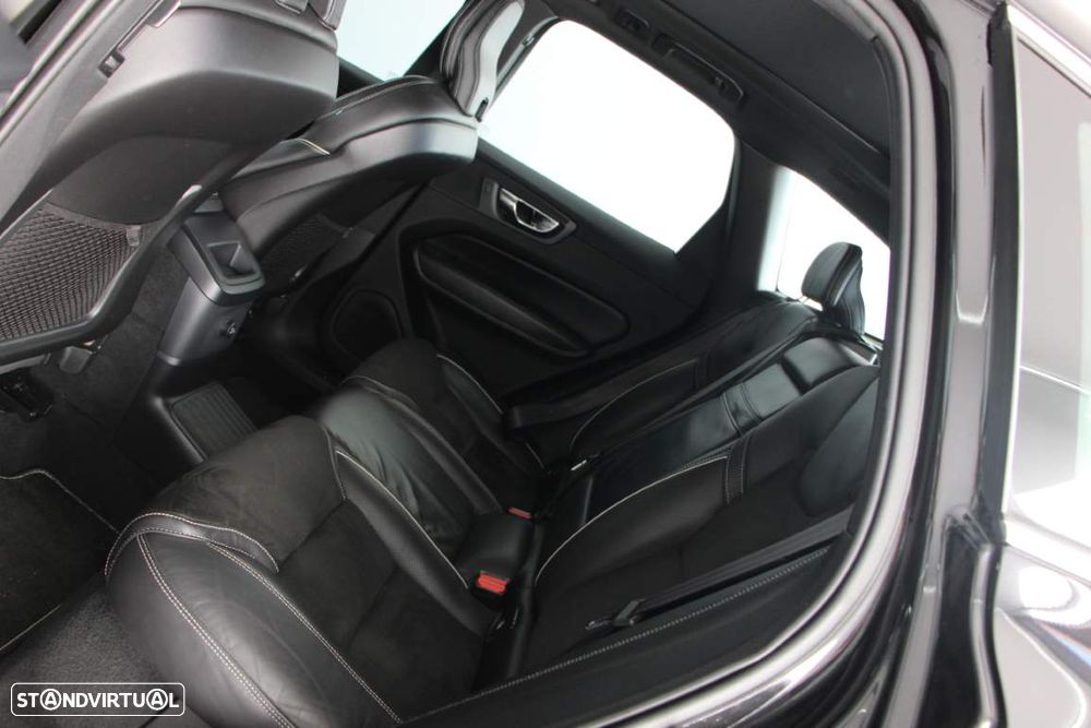 Volvo XC 60 2.0 T8 PHEV R-Design AWD - 6