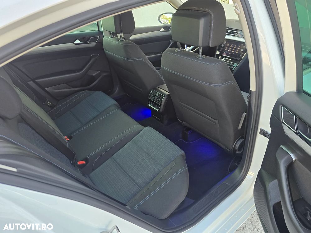Volkswagen Passat Standard - 27