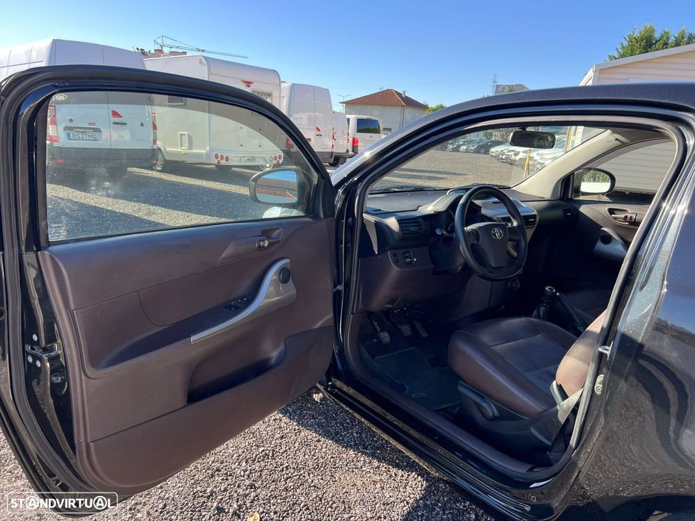 Toyota iQ 1.4 D-4D - 13