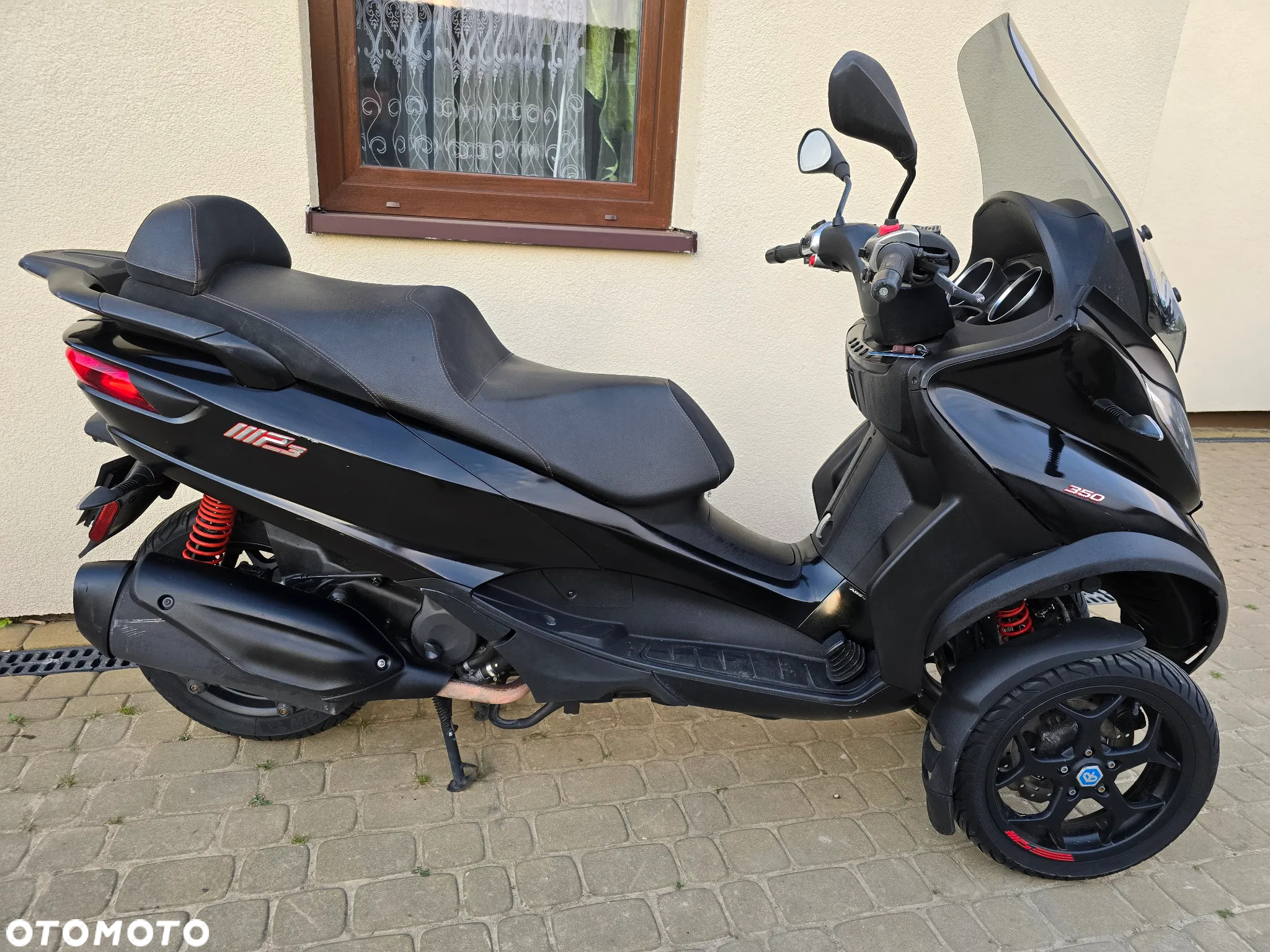 Piaggio MP-3 - 11
