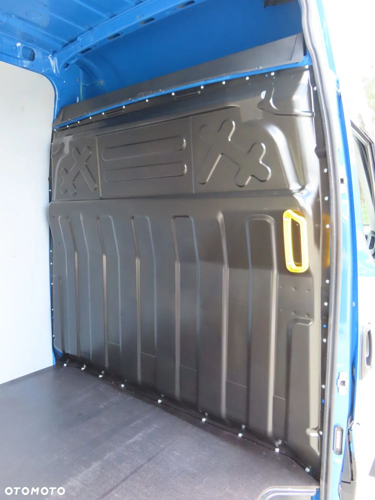 Iveco Daily 35S18 3.0 HPI 180 KM POWER Furgon Blaszak XXL 4.70 CM MAXI LONG Wysokość H2 1900 mm WZMACNIANE ZAWIESZENIE 970 Kg Ładowność HAK 3500 Kg Rozstaw Osi 4100 mm DMC 3500 Kg, WZMACNIANY Stan JAK NOWY OKAZJA DOSTEPNY I GOTOWY - 25