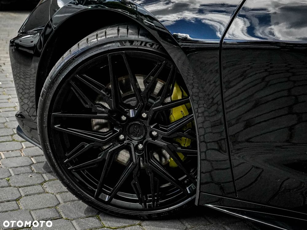 Chevrolet Corvette - 14