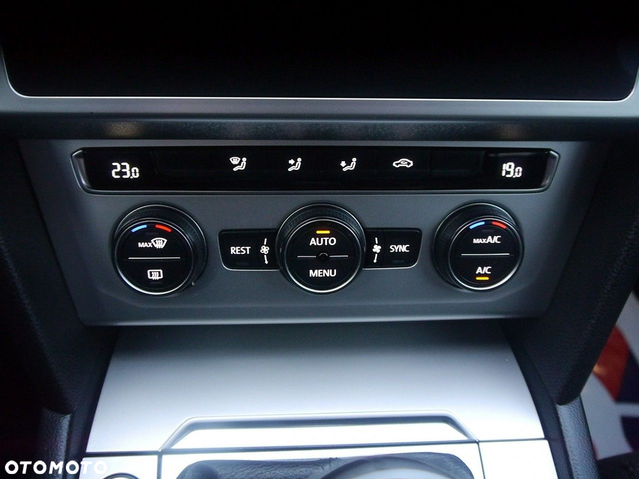 Volkswagen Passat Variant 1.6 TDI (BlueMotion Technology) Comfortline - 21
