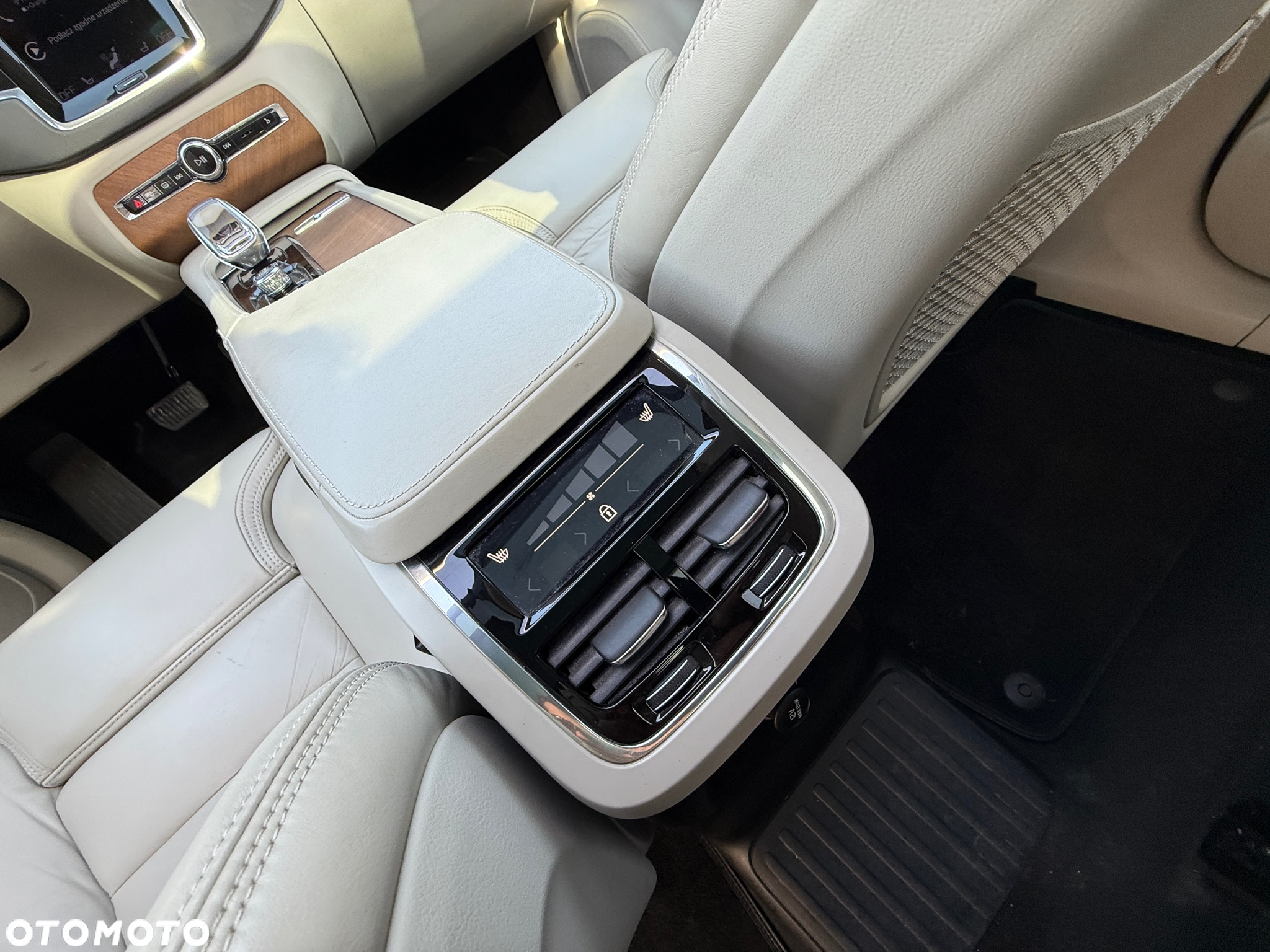 Volvo XC 90 - 18