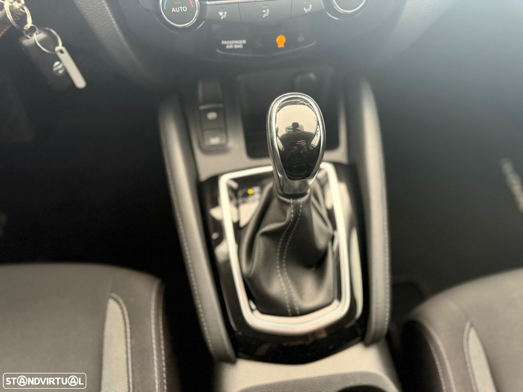 Nissan Qashqai 1.5 dCi N-Connecta DCT - 11