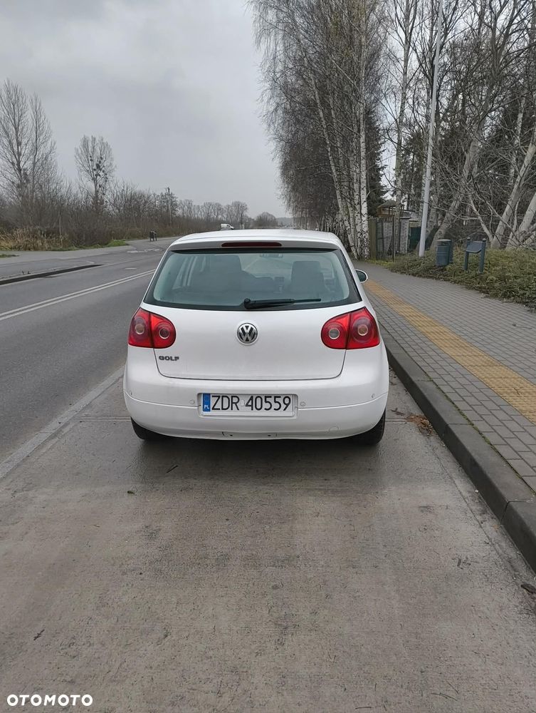 Volkswagen Golf 1.6 Comfortline - 5