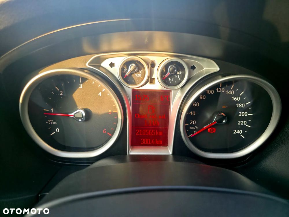 Ford Focus 2.0 TDCi DPF Style - 11