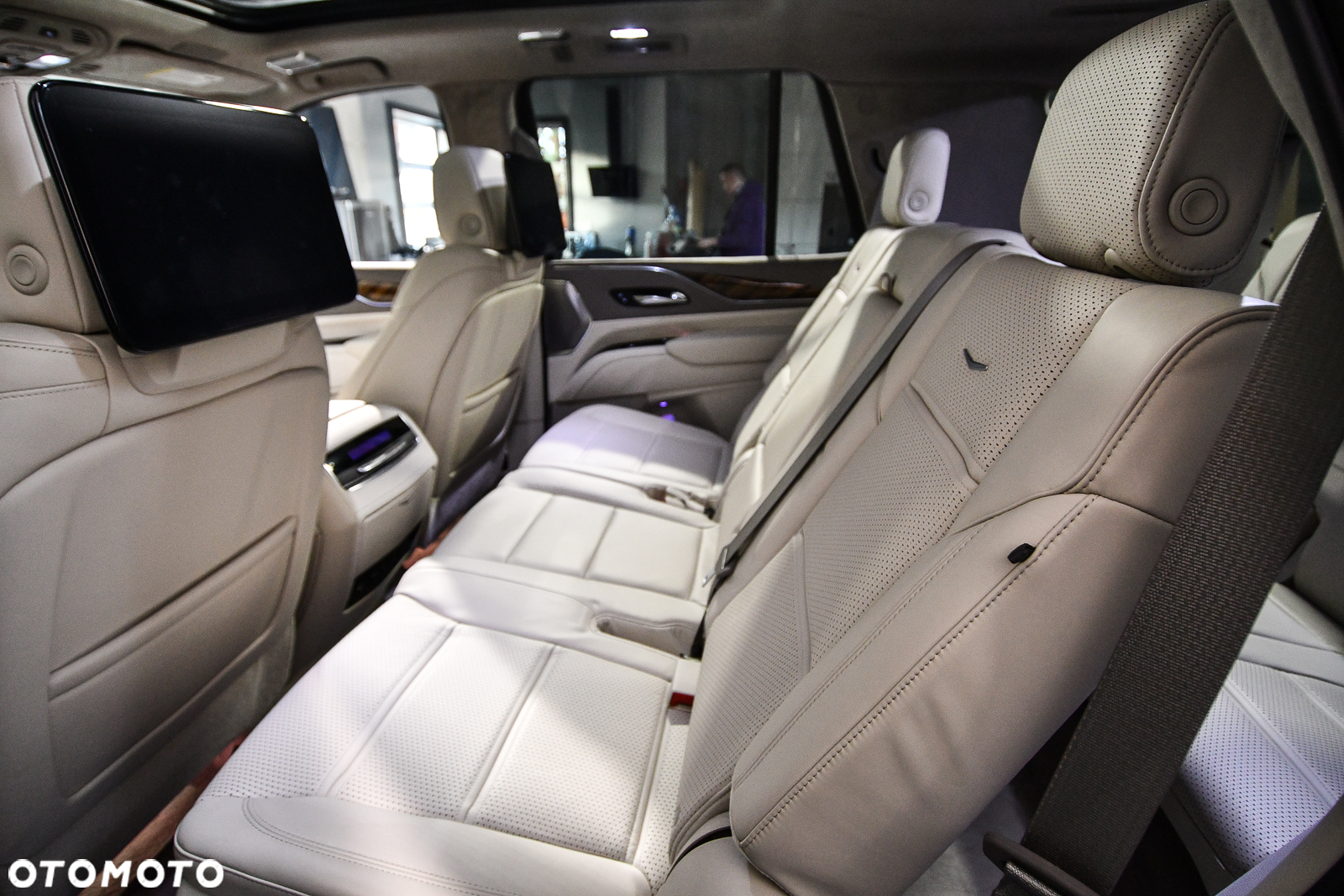 Cadillac Escalade - 18