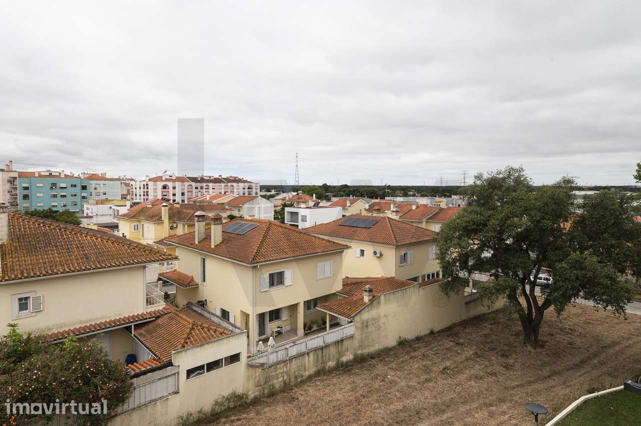 Apartamento T2 no Casal do Marco – Conforto, Luminosidade e Excelente - Grande imagem: 2/34