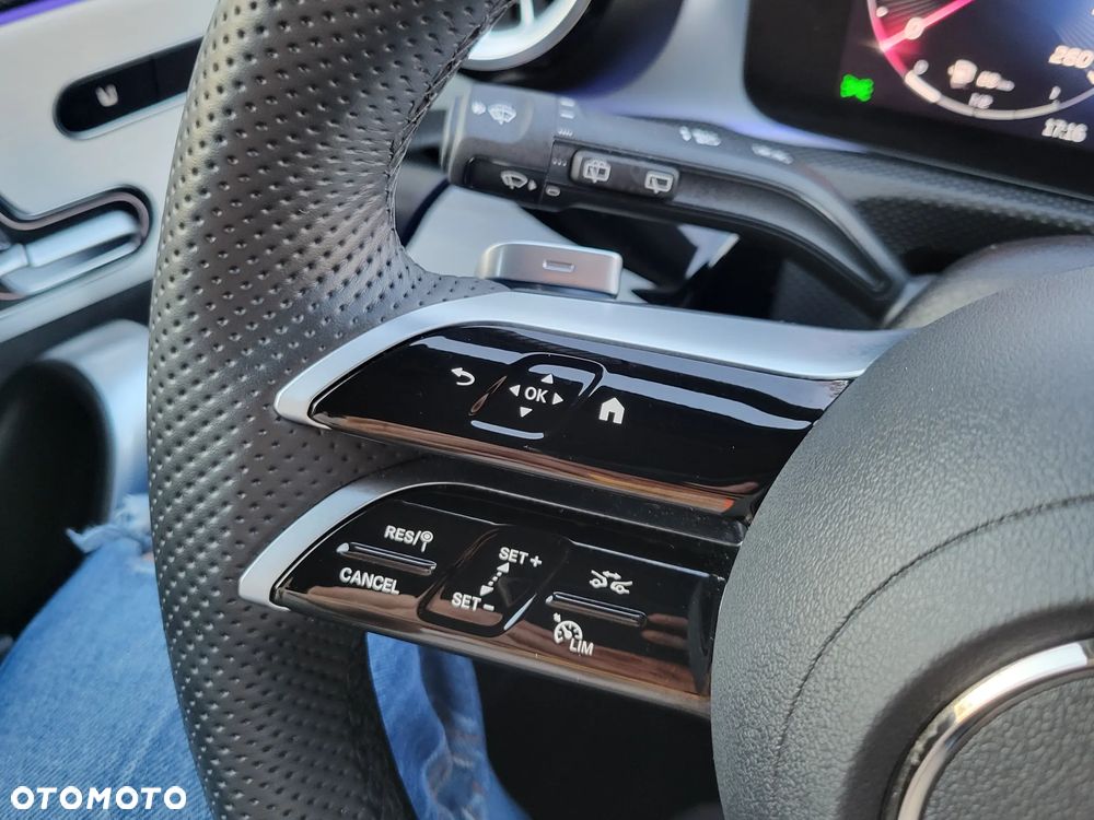 Mercedes-Benz Klasa A 250 e PHEV AMG Line 8G-DCT - 24