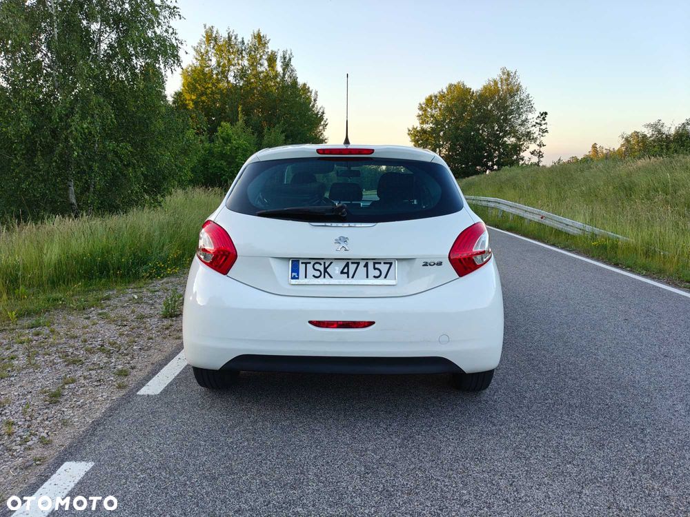 Peugeot 208 - 4