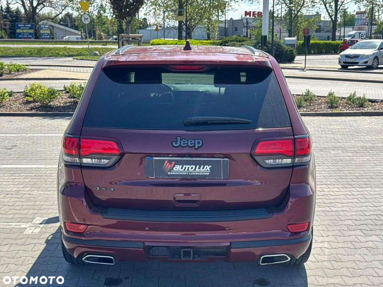 Jeep Grand Cherokee - 18
