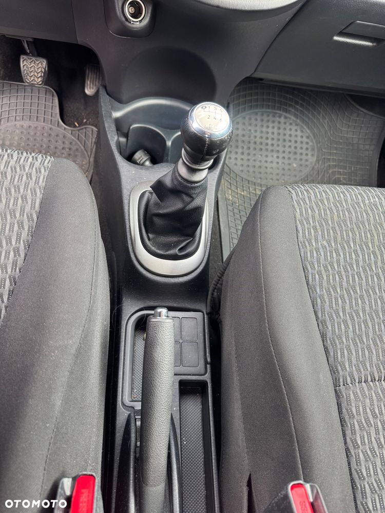 Toyota Yaris - 19