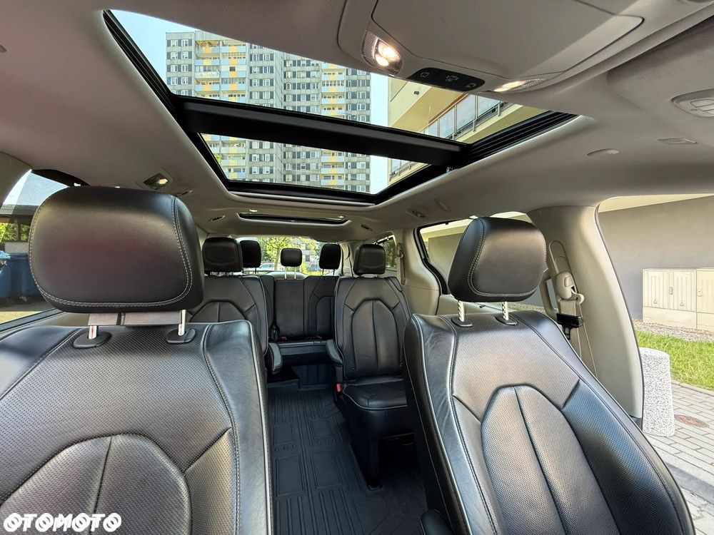 Chrysler Pacifica - 9