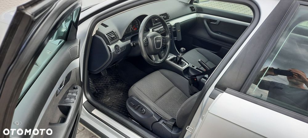 Audi A4 Avant 2.0 TDI - 10