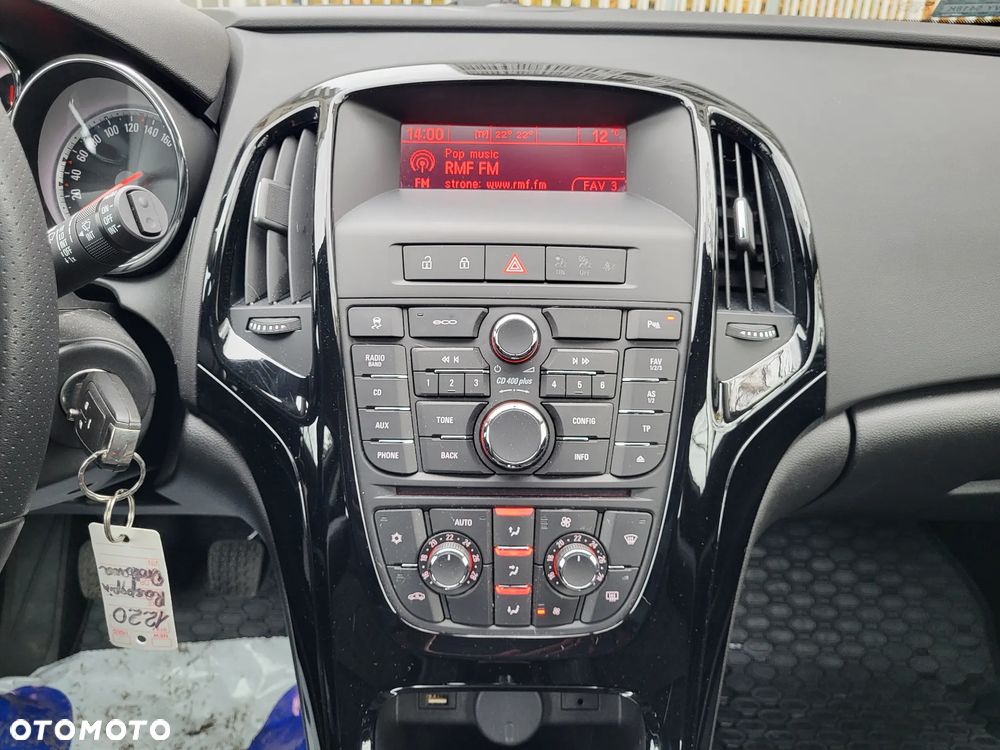 Opel Astra IV GTC 1.6 T SIDI Sport S&S EU6 - 12