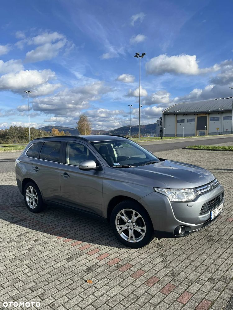 Mitsubishi Outlander - 1
