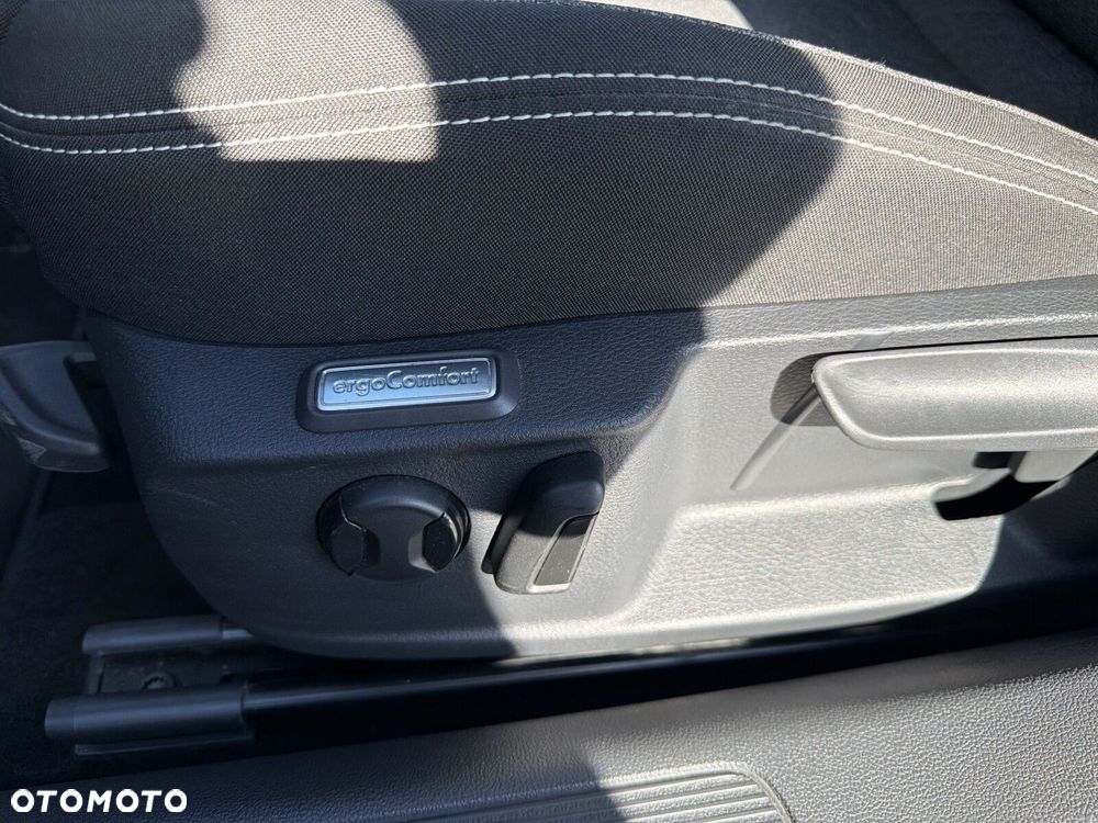 Volkswagen Passat - 22
