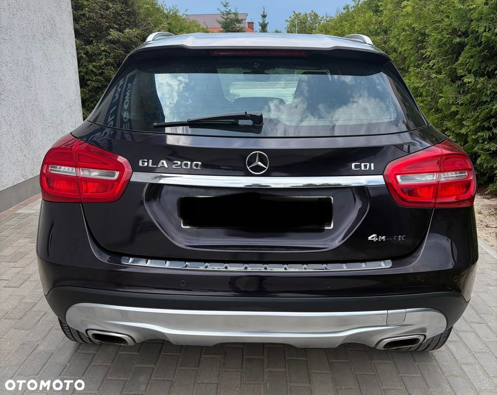 Mercedes-Benz GLA 220 d 4Matic 7G-DCT Style - 10