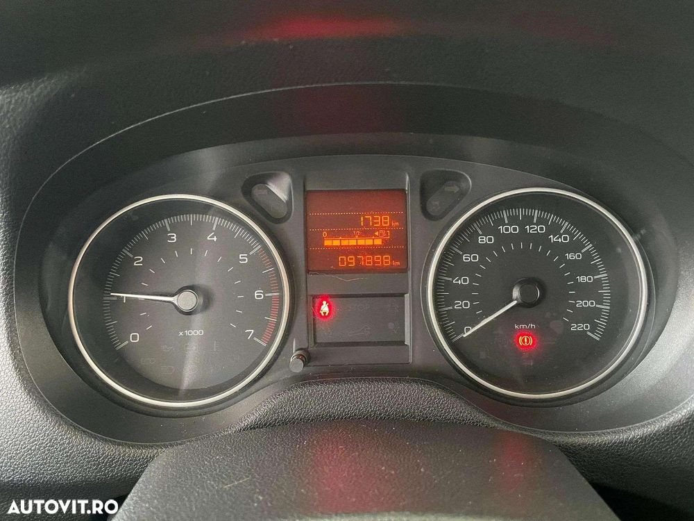 Peugeot 301 1.2 PureTech Active - 11
