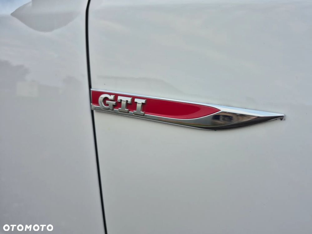 Volkswagen Polo 1.4 DSG GTI - 21