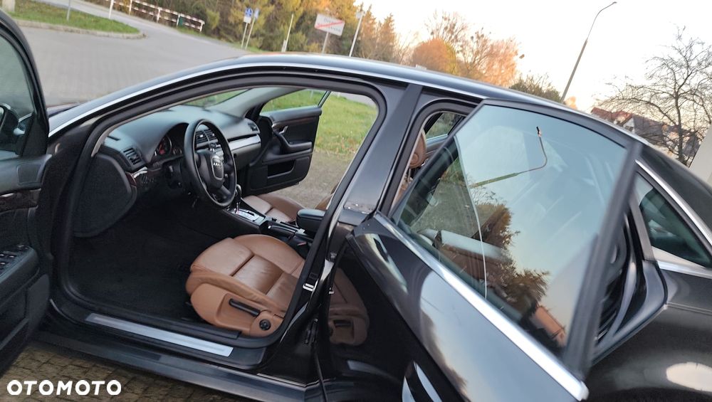 Audi A4 Limousine - 4