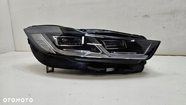 LAMPA PRAWA PRZÓD JAGUAR I-PACE X590 HIGH J9D3