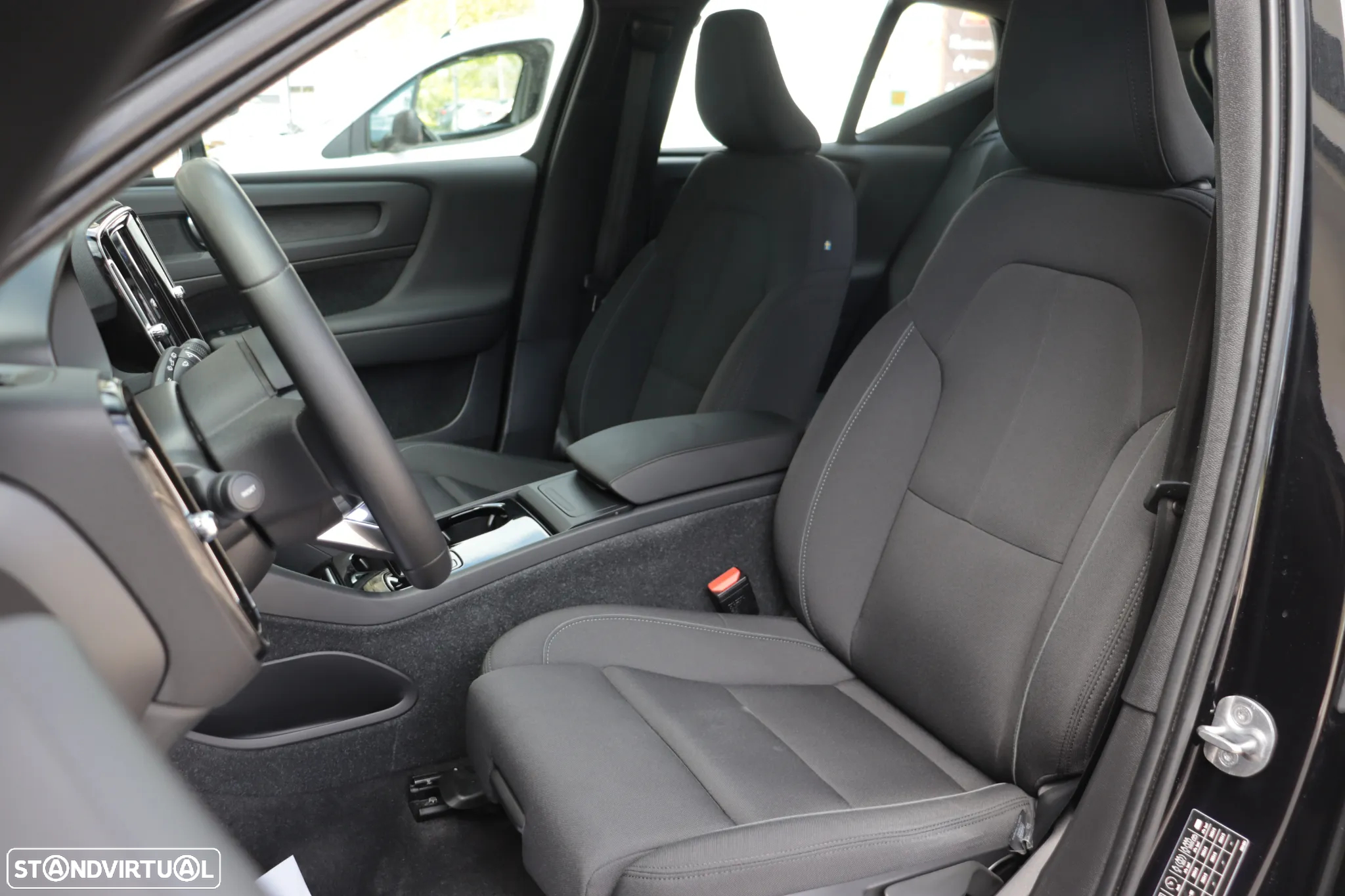 Volvo XC 40 Recharge Core - 13