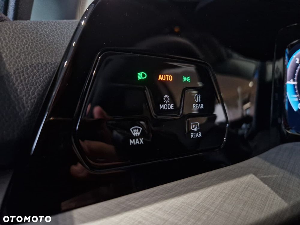 Volkswagen Golf Variant 2.0 TDI Life Plus - 27