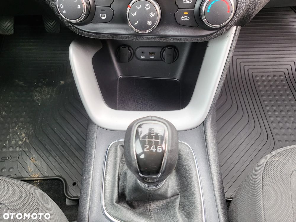 Kia Ceed - 13