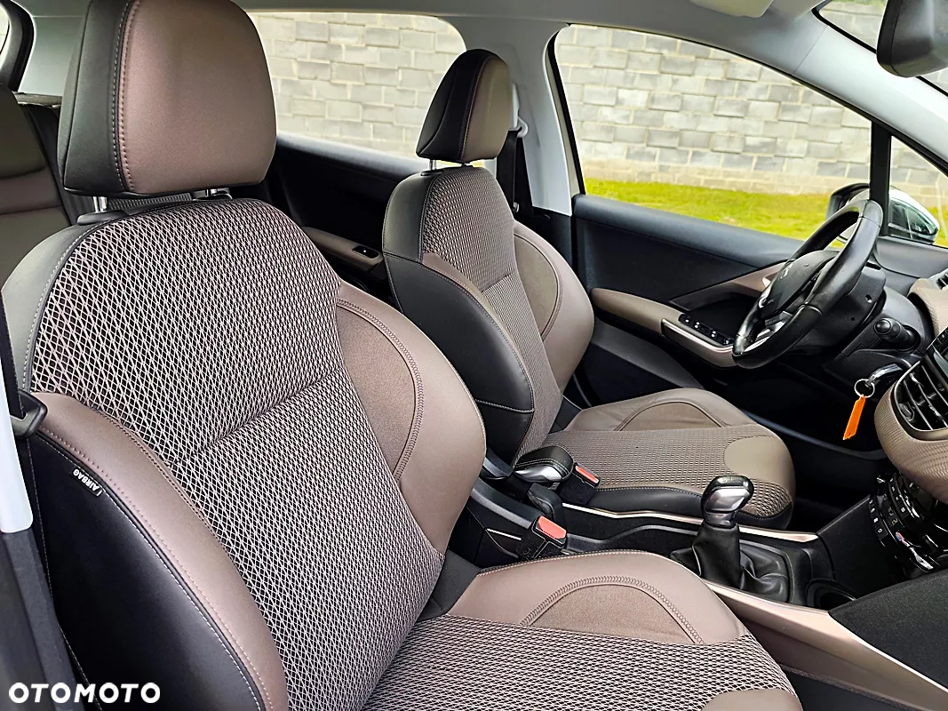 Peugeot 2008 1.2 Pure Tech Style - 26