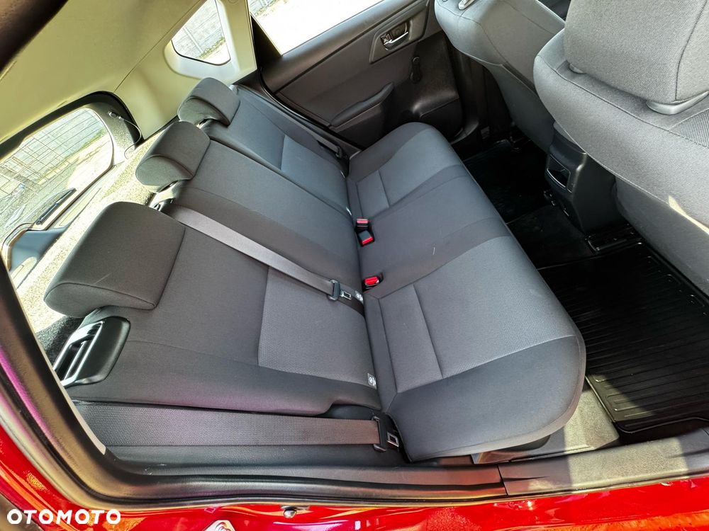 Toyota Auris Hybrid 135 Dynamic - 32