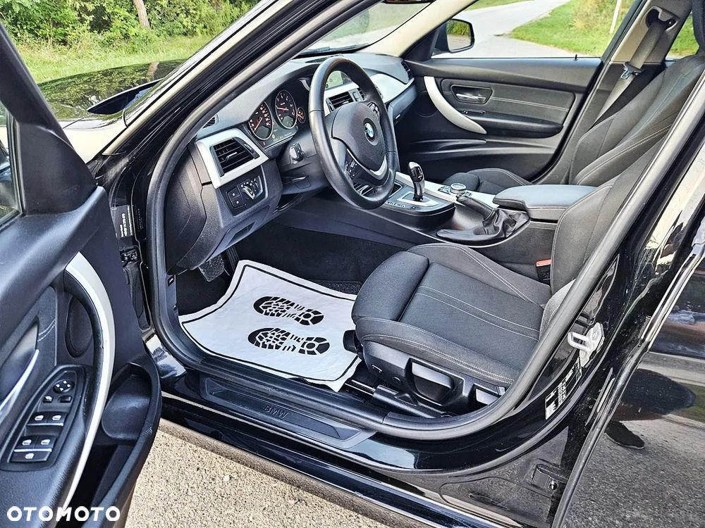 BMW Seria 3 318d Edition Luxury Line Purity - 15