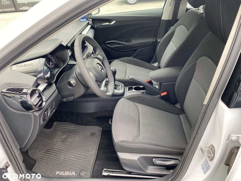 Skoda Fabia - 11