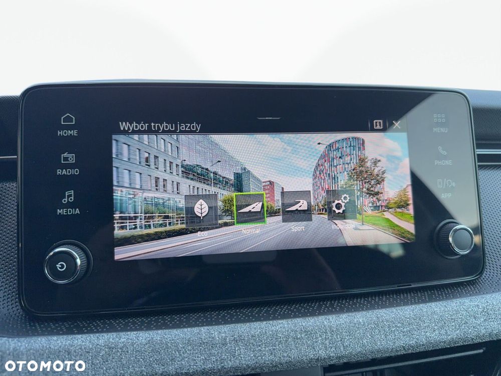 Skoda Kamiq 1.0 TSI Selection DSG - 30