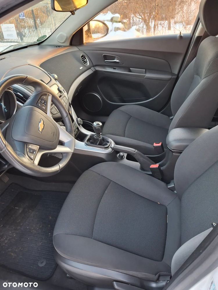 Chevrolet Cruze 1.6 LS - 9