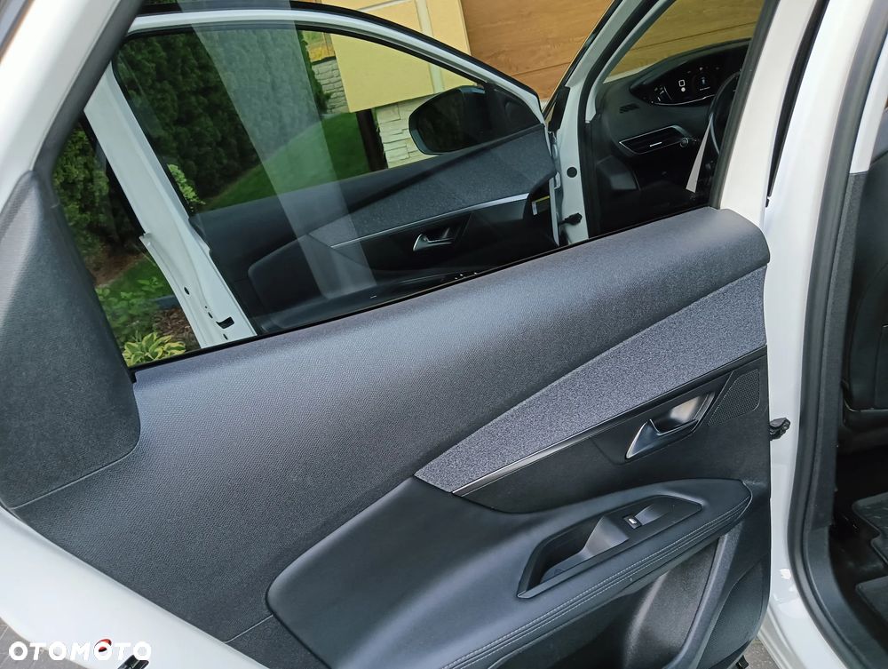 Peugeot 3008 BlueHDi 130 Stop & Start EAT8 Allure - 30