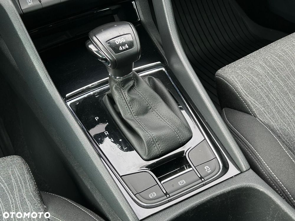 Skoda Karoq 2.0 TDI SCR 4x4 Style DSG - 23