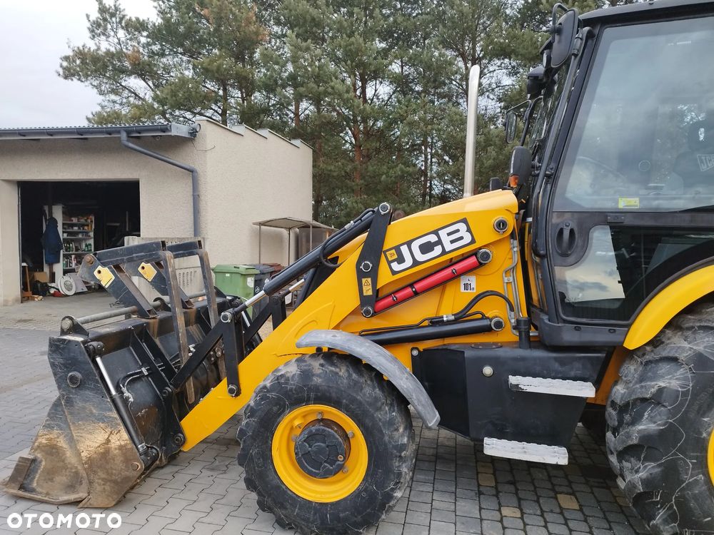 JCB 3CX , Caterpillar CAT 427F, JCB 3CX - 3