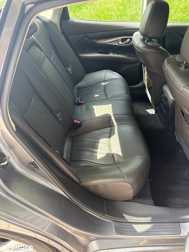 Infiniti Q70 Hybrid GT Premium - 19