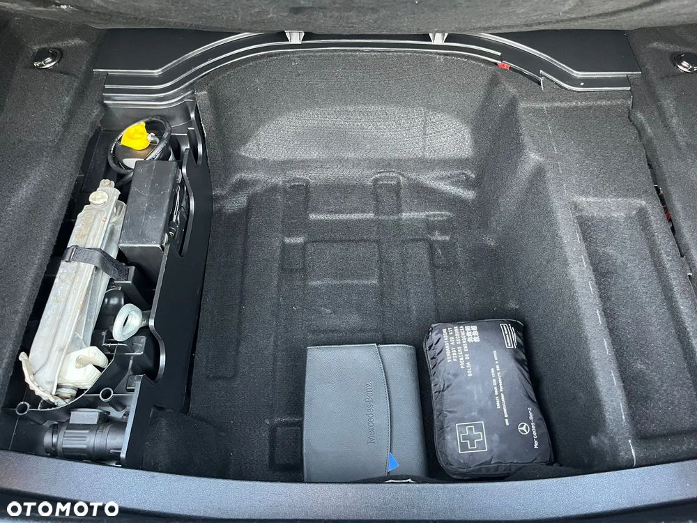 Mercedes-Benz Klasa E 250 CDI DPF BlueEFFICIENCY 7G-TRONIC Avantgarde - 38