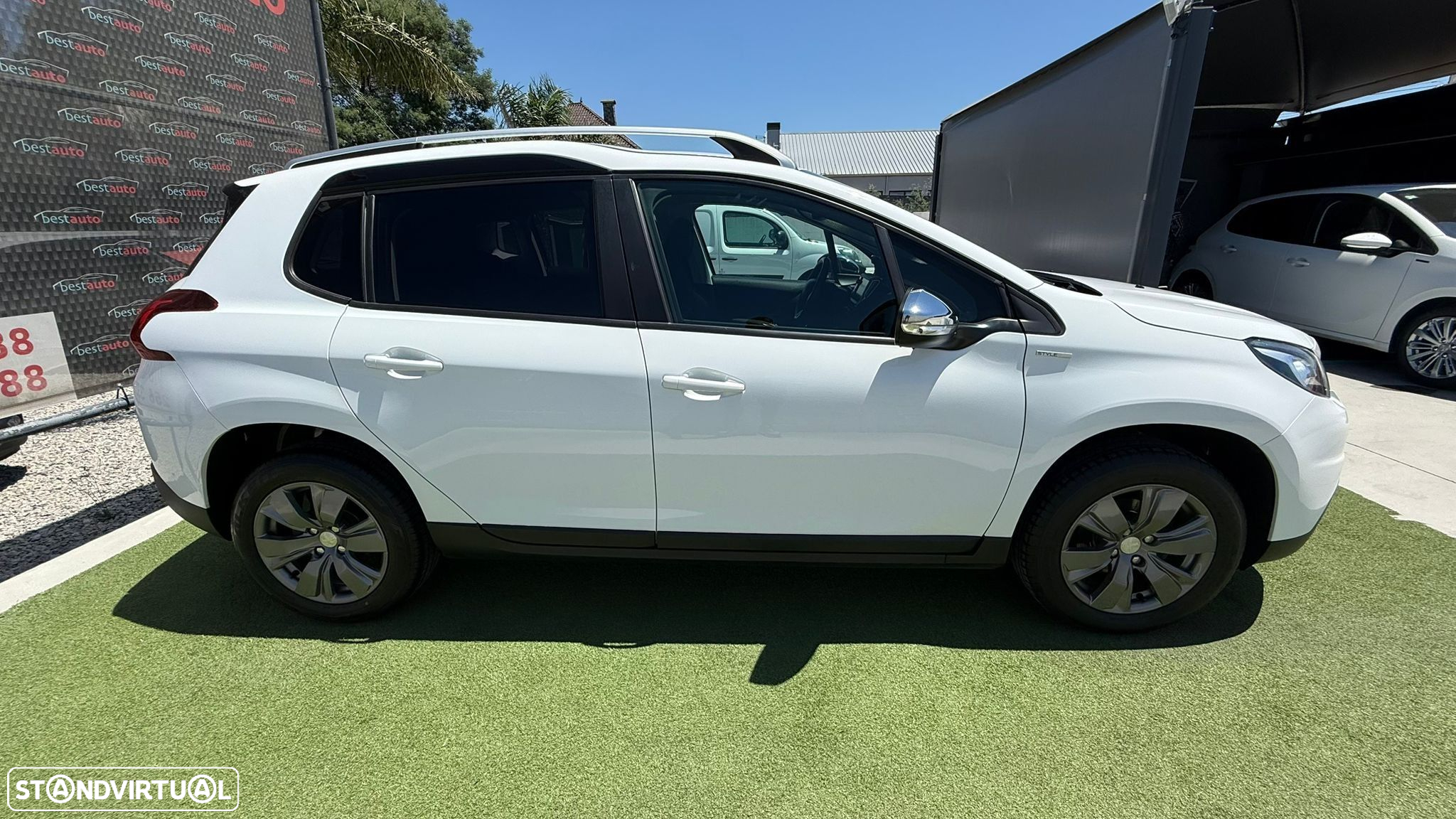 Peugeot 2008 1.2 PureTech Style - 4