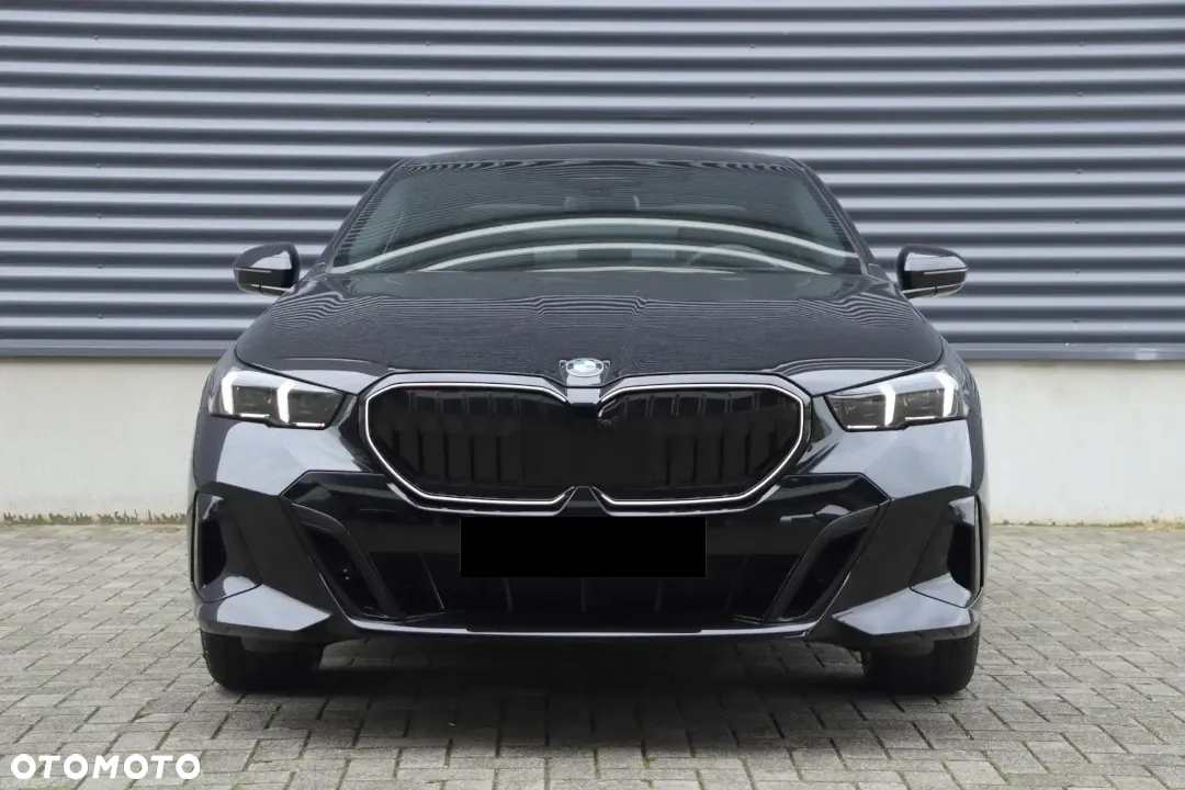 BMW Seria 5 520d xDrive mHEV M Sport - 6