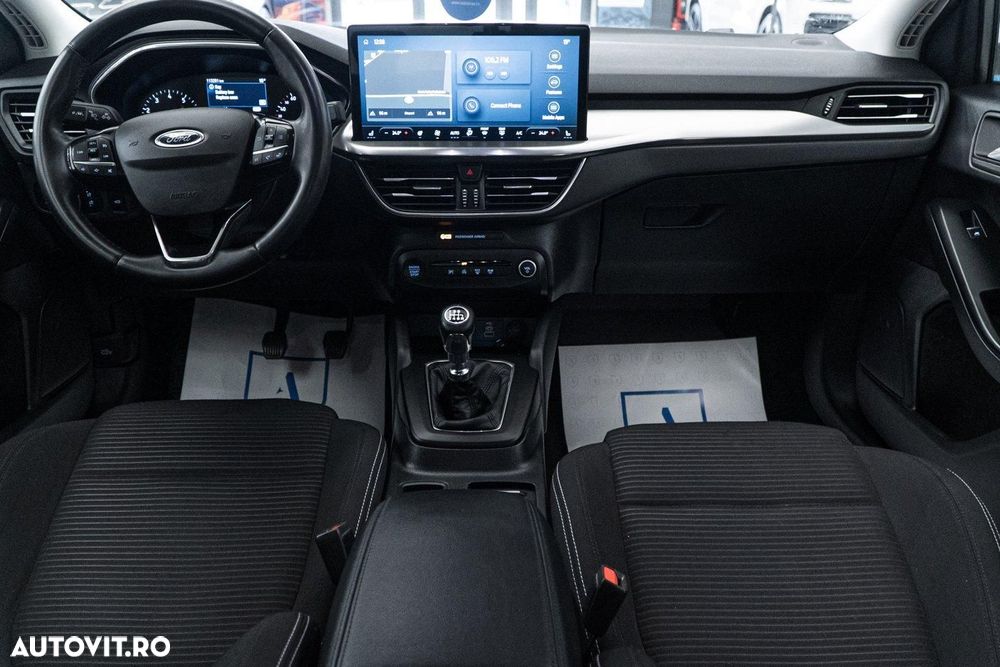 Ford Focus 1.0 EcoBoost Titanium - 27