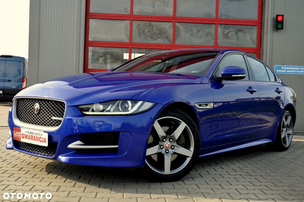 Jaguar XE 2.0 D AWD R-Sport - 4