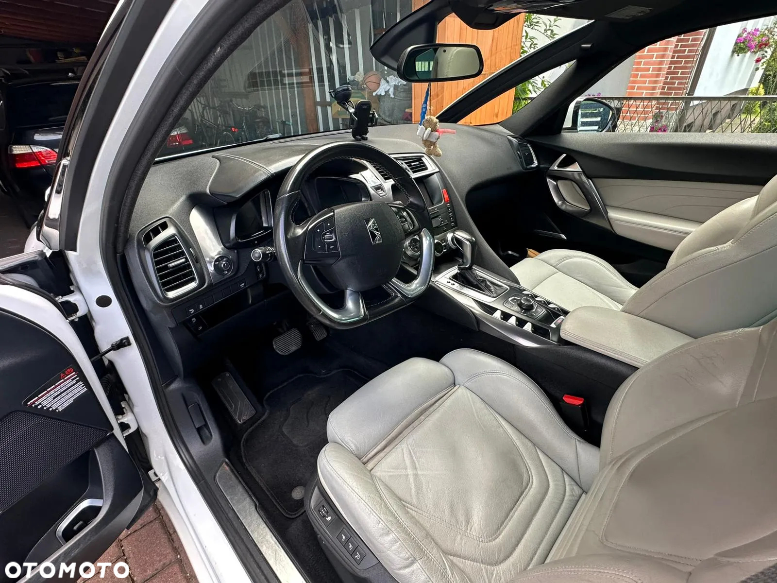 Citroën DS5 1.6 THP SoChic - 16