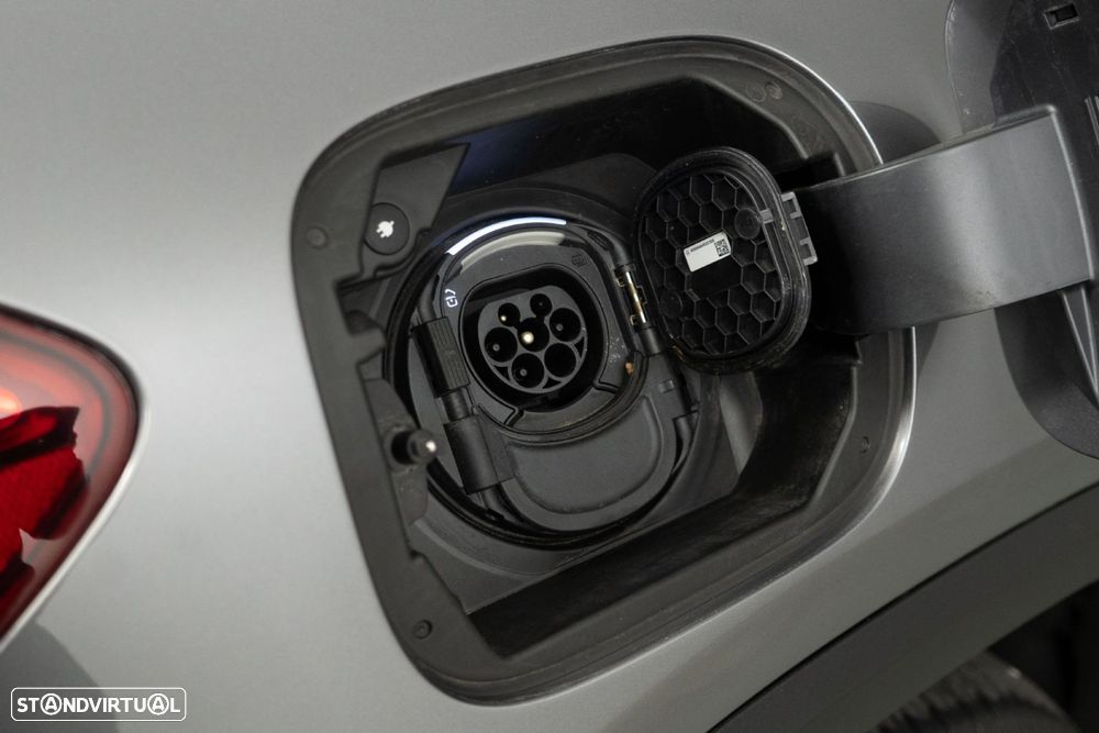 Mercedes-Benz GLA 250 e Progressive - 18