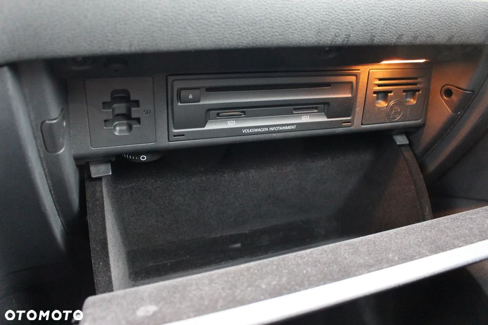 Volkswagen Golf Sportsvan 2.0 TDI (BlueMotion Technology) Sound - 17