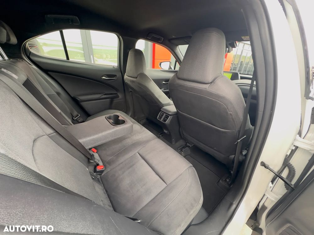 Lexus UX 250h Business Edition - 20