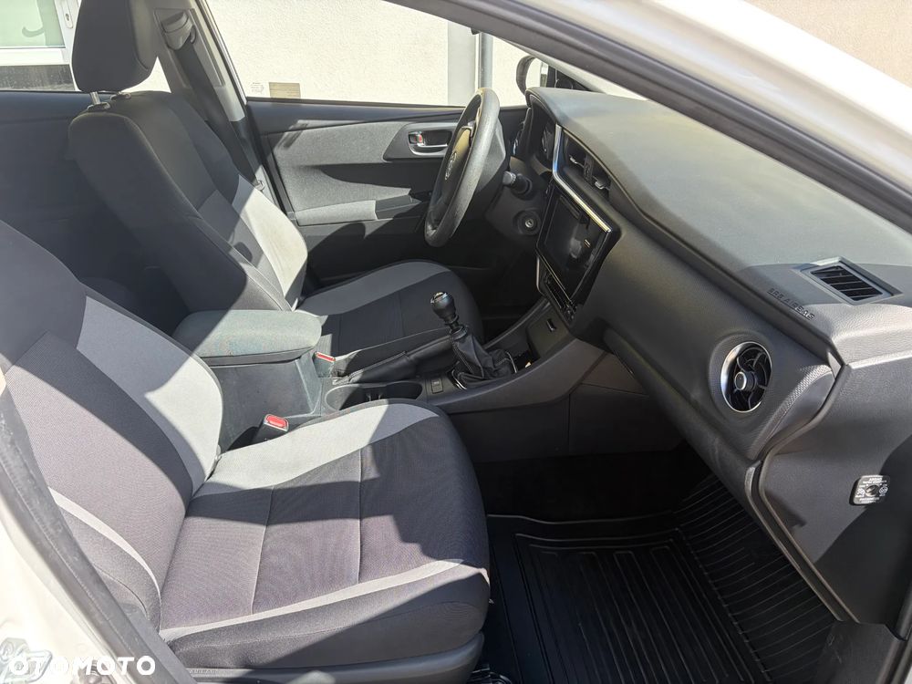 Toyota Auris 1.4 D-4D Active - 12